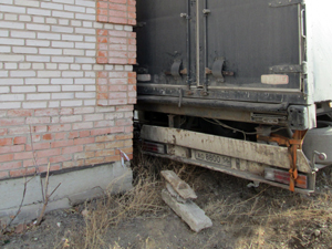 В Новотроицке мальчик упал со второго этажа недостроя