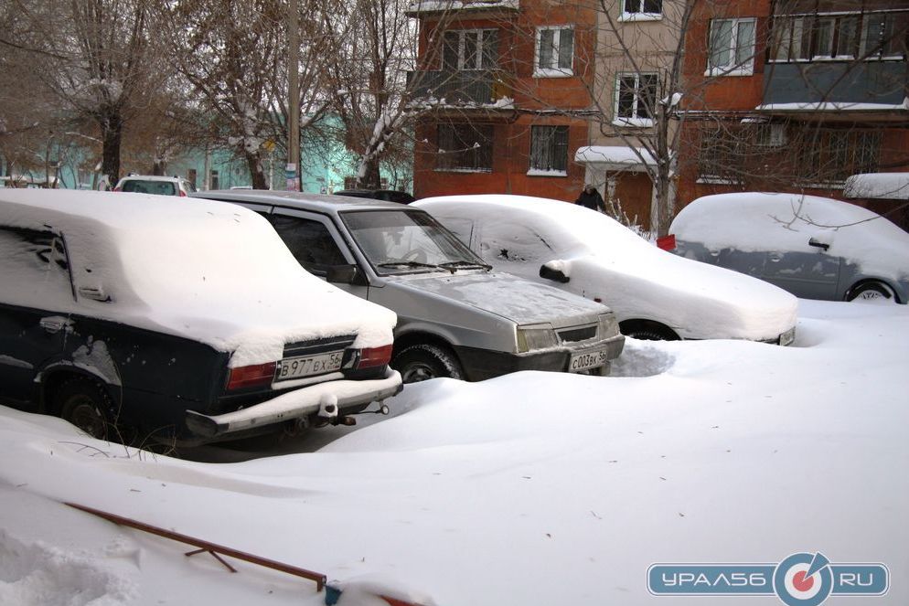 машины в снегу орск