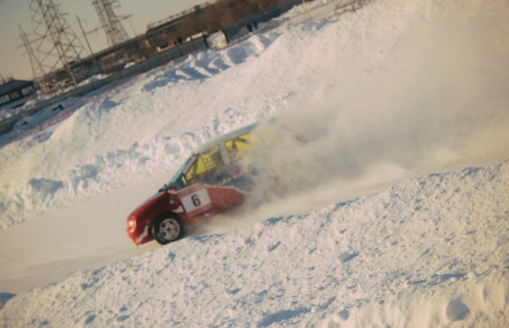 В Оренбурге прошел этап Зимнего кубка РФ по трековым автогонкам