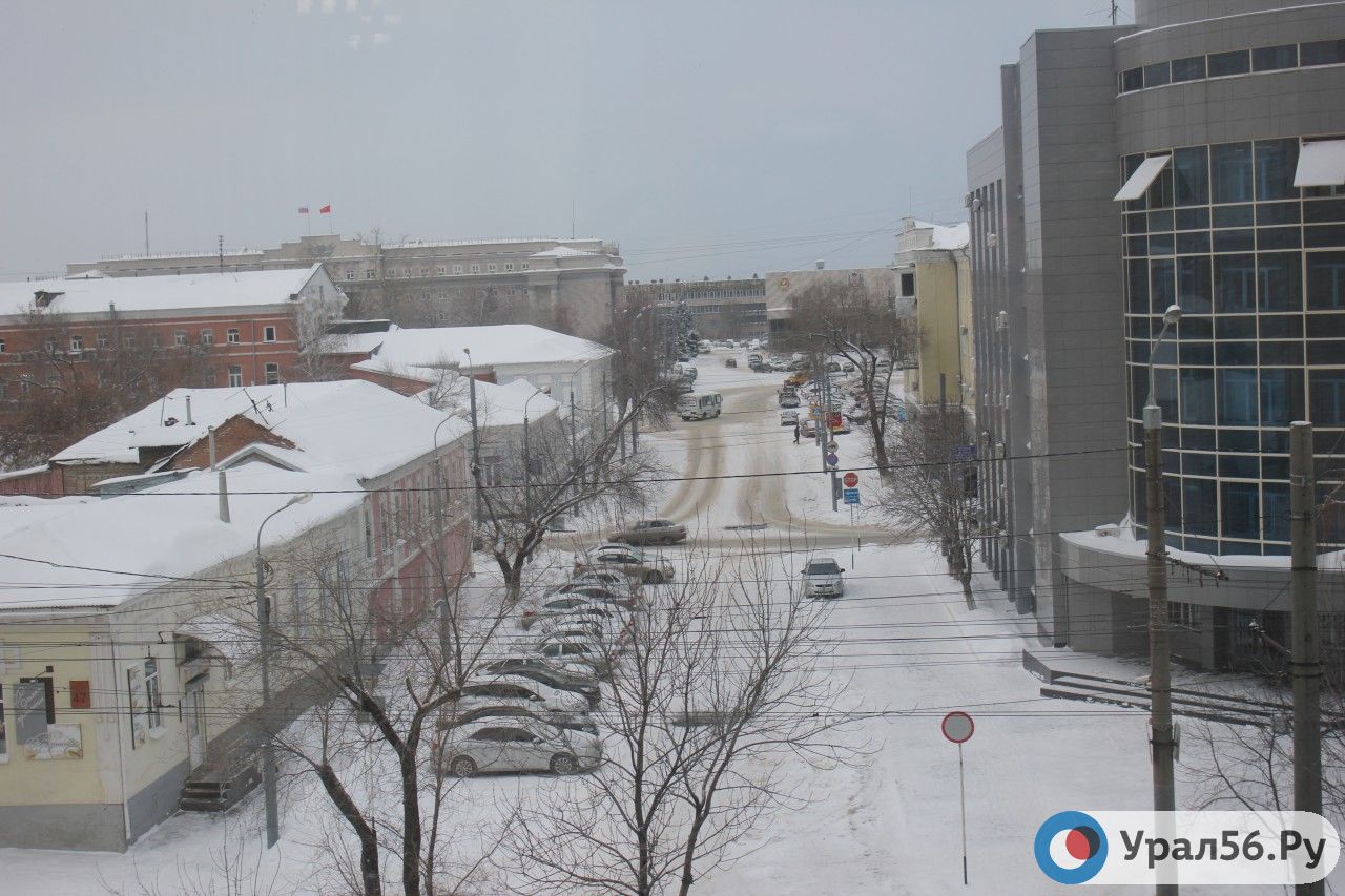 Одна из центральных улиц Оренбурга 