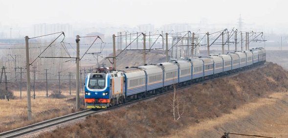 Через Оренбургскую область снова начал проходить поезд из Алма-Аты в Москву. Сообщение возобновили спустя восемь лет