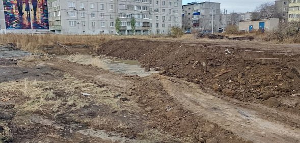 В Орске засыпают один из котлованов в районе ул. Пацаева. Что будет со вторым?