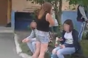 Соцсети: Подростки из Новотроицка в открытую занимаются токсикоманией
