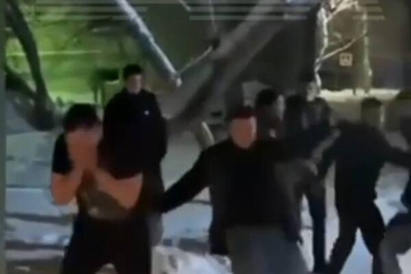 Ночью 1 января толпа пьяных мигрантов с дубинкой и перцовкой напала на участников СВО в Челябинске