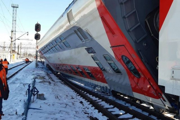 В Оренбурге с рельсов сошел пассажирский железнодорожный вагон