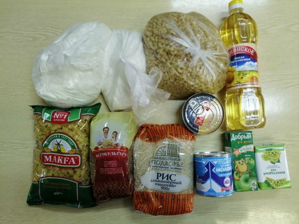 Состав продуктовых наборов для школьников в Оренбургской области: крупы, масло, сахар, сгущенка и печенье