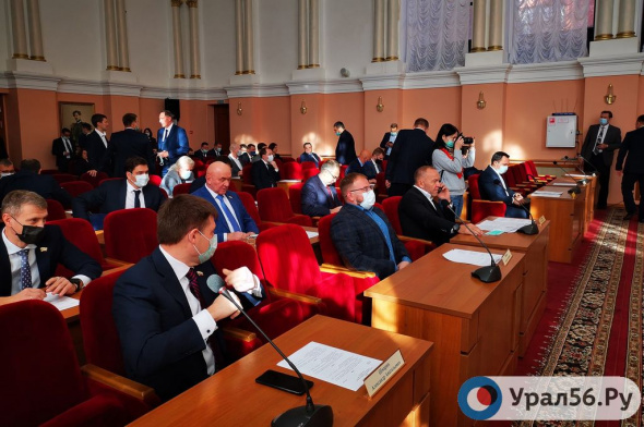 Стали известны имена новых депутатов горсовета Оренбурга от ЕР, КПРФ и СР