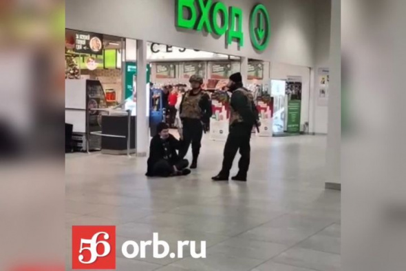 В Оренбурге мужчина, пытавшийся украсть водку, упал на пол и кричал, что он больной