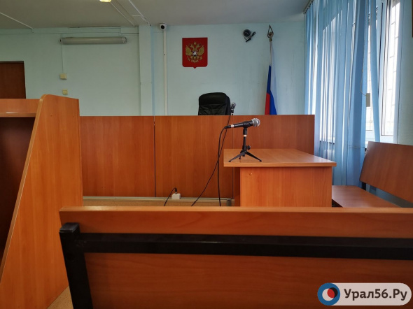Суд временно отстранил от должности директора МАУ «Оренбургсервис»
