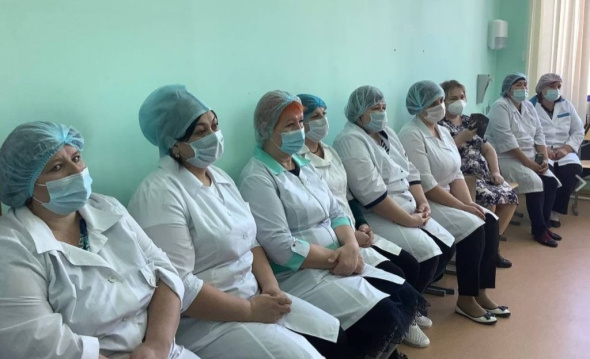 Никаких разговоров про аборт и оскорблений: Врачей в России предложили обучить корректному поведению при оглашении диагноза