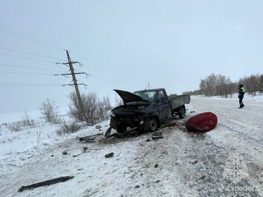 В ДТП на трассе Оренбург-Самара погибла женщина. Еще 4 человека пострадали