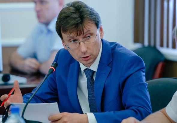 Министр образования Оренбургской области: — Собирать подписи за отмену дистанта — это как собирать подписи за отмену зимы