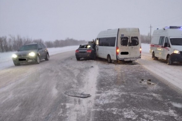 На трассе в Сакмарском районе водитель иномарки погиб, столкнувшись с ГАЗелью