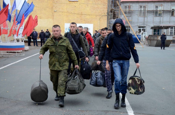 Из Оренбурга в центр учебной подготовки в Саратов отправились 45 мобилизованных оренбуржцев