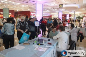 В Оренбурге посетителям торгового центра рассказали о диабете