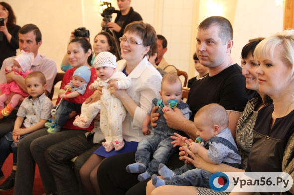 Бесплатный проезд и скидка на оплату ЖКУ: В России предложили расширить льготы для многодетных семей