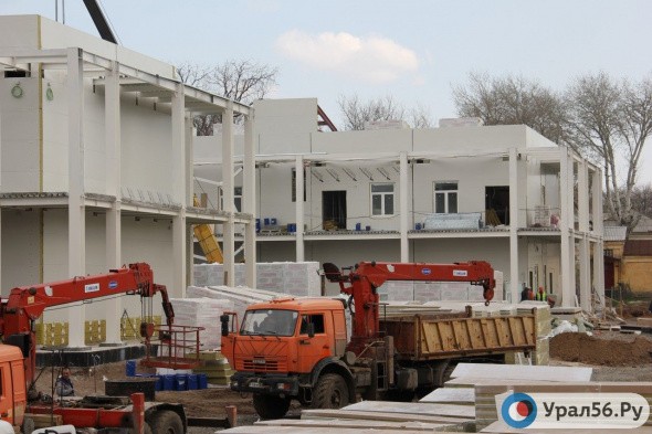 В Оренбурге уже месяц строят военный медицинский центр
