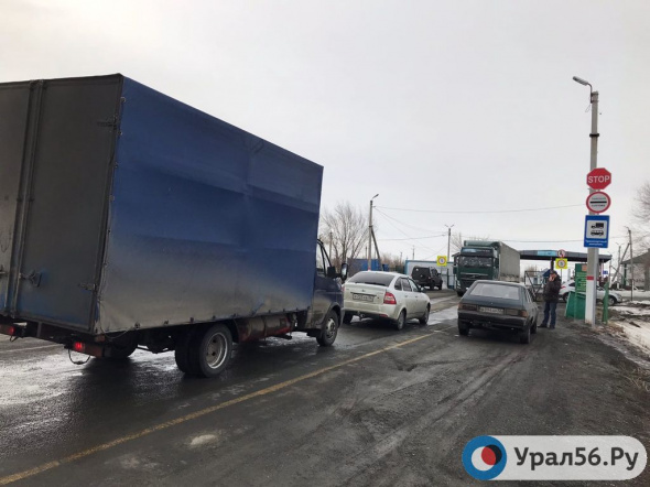 СМИ: С 11 апреля Казахстан снимает ограничения на сухопутной границе с Россией