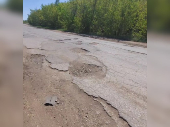 «Дорога смерти»: Жители двух районов Оренбургской области просят отремонтировать трассу между ними