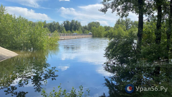 В Оренбурге Урал продолжает медленно расти, в Орске уровень не меняется уже сутки