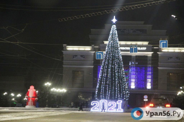 Более 1,3 млн рублей в этом году направит Орск на оборудование главной городской площади к Новому году