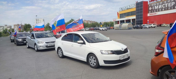 В День России в Оренбурге состоялся автопробег, посвященный поддержке военнослужащих и добровольцев СВО