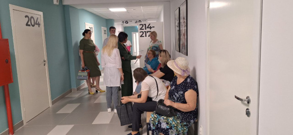 Жалобы на очереди и отсутствие записи к терапевтам: Минздрав проверил работу новой клиники «Полимедика» в Оренбурге