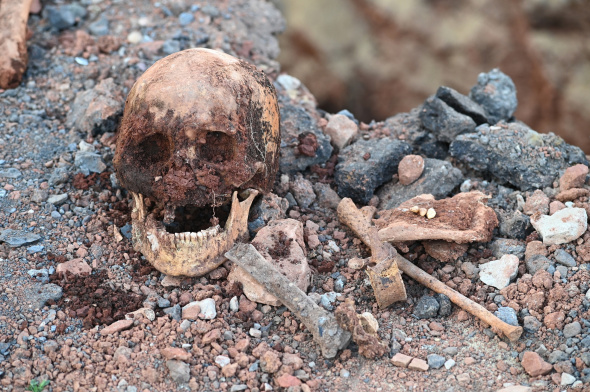 В центре Оренбурга при проведении земляных работ обнаружили человеческие кости  и череп