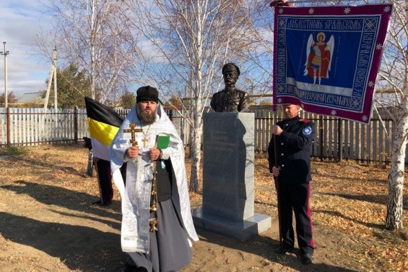 Внучка Чапаева о памятнике казаку, который победил ее деда: «Почему оренбуржцы его еще не снесли? За топор надо браться»
