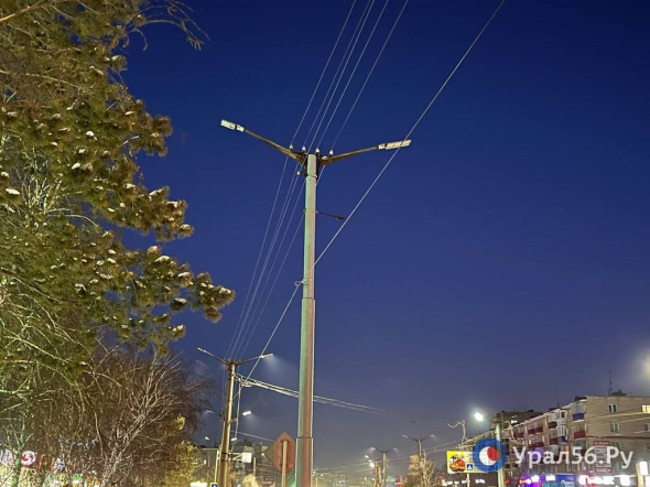 На улице Стартовой в Орске протянут новую электролинию для освещения дороги