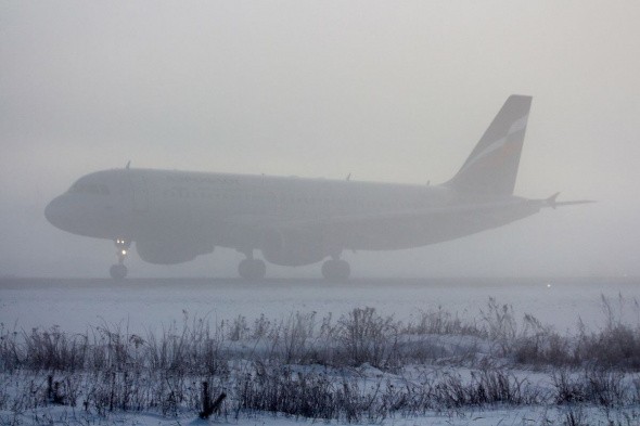 Из-за густого тумана в аэропортах Орска, Челябинска и Магнитогорска задержали и отменили 10 авиарейсов