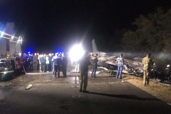 Под Харьковом разбился военный самолет с курсантами: 25 человек погибли, 2 - выжили