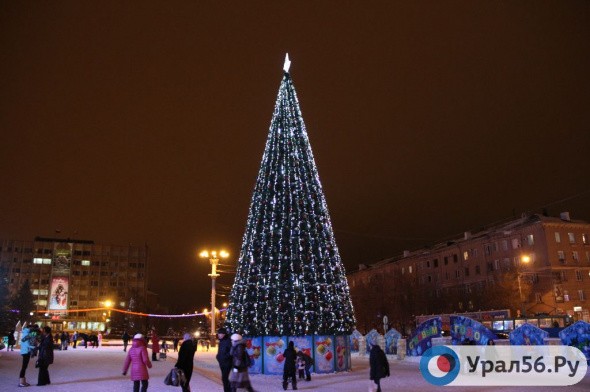 На новогодние и рождественские праздники в Орске направят более 600 тысяч рублей