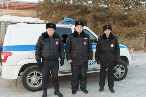Министр внутренних дел РФ наградил полицейских из Оренбургской области за спасение 18 людей из горящего дома