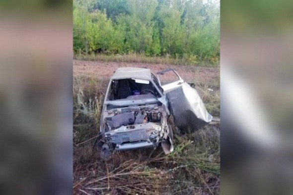 На трассе Оренбург-Беляевка автомобиль съехал в кювет, один человек погиб на месте