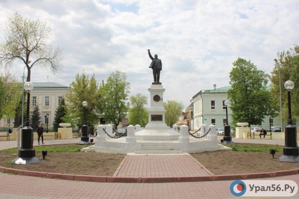 Памятник Ленину в Оренбурге: городские легенды