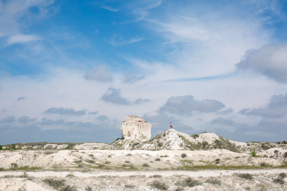 Меловые горы, морской песок и поля с арбузами: куда поехать и что посмотреть в Соль-Илецке