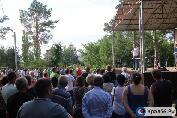«Дачная демократия»: в пригороде Оренбурга члены СНТ вышли на народный сход