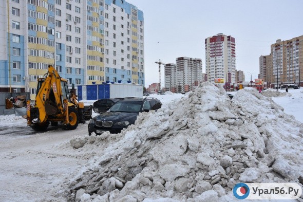 УЖКХ Оренбурга: Автомобили во дворах мешают уборке снега