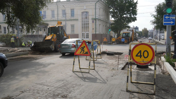 В Оренбурге ремонт дороги на ул. 9 Января продолжается, однако работы могут быть приостановлены 