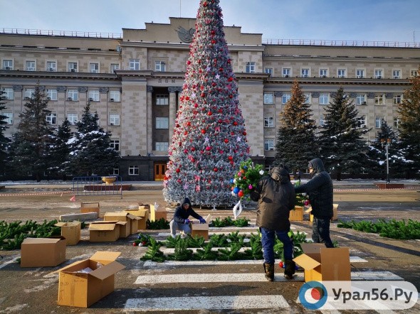 27 декабря в Оренбурге у Дома Советов откроется главная елка