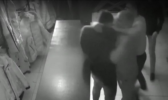 Полное видео скандальной драки в ночном клубе Орска: с чего начался конфликт