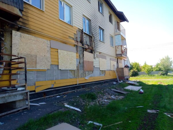 В Оренбурге после вмешательства прокуратуры ограничили доступ на территорию аварийного дома по улице Мирнинской