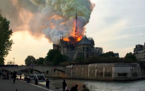 Оренбуржцы видели собор Парижской Богоматери за полчаса до пожара