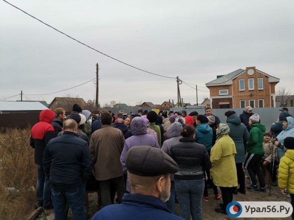 «Дачная демократия»: В Оренбурге члены двух СНТ вышли на народный сход