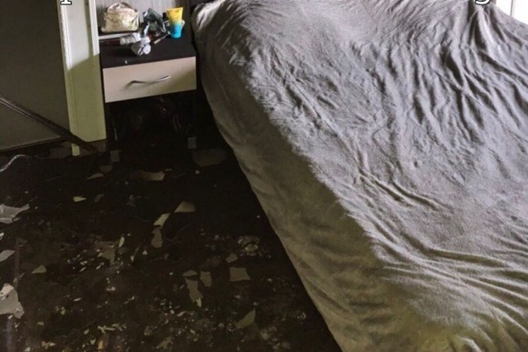 В Интернете появились фотографии сгоревшей квартиры в Оренбурге 