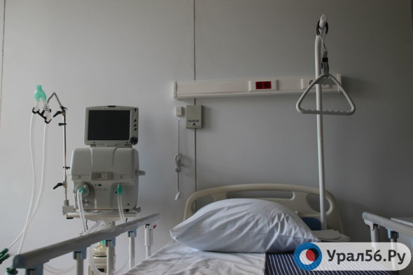 Telegram: Главный ковидный госпиталь в Коммунарке возобновит работу, если число заболевших за сутки превысит 10 000 человек