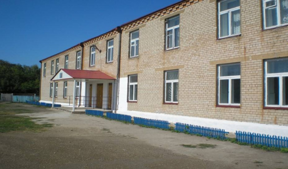 За 50 лет здание Кинельской школы в Матвеевском районе ни разу капитально не ремонтировали