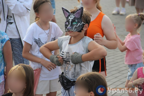 В масках и с хвостами: Все больше детей Оренбургской области увлекаются квадробикой. Опасно ли это увлечение? 