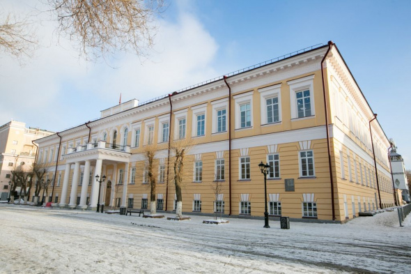 В Оренбурге школьники вернулись в отреставрированное здание физико-математического лицея